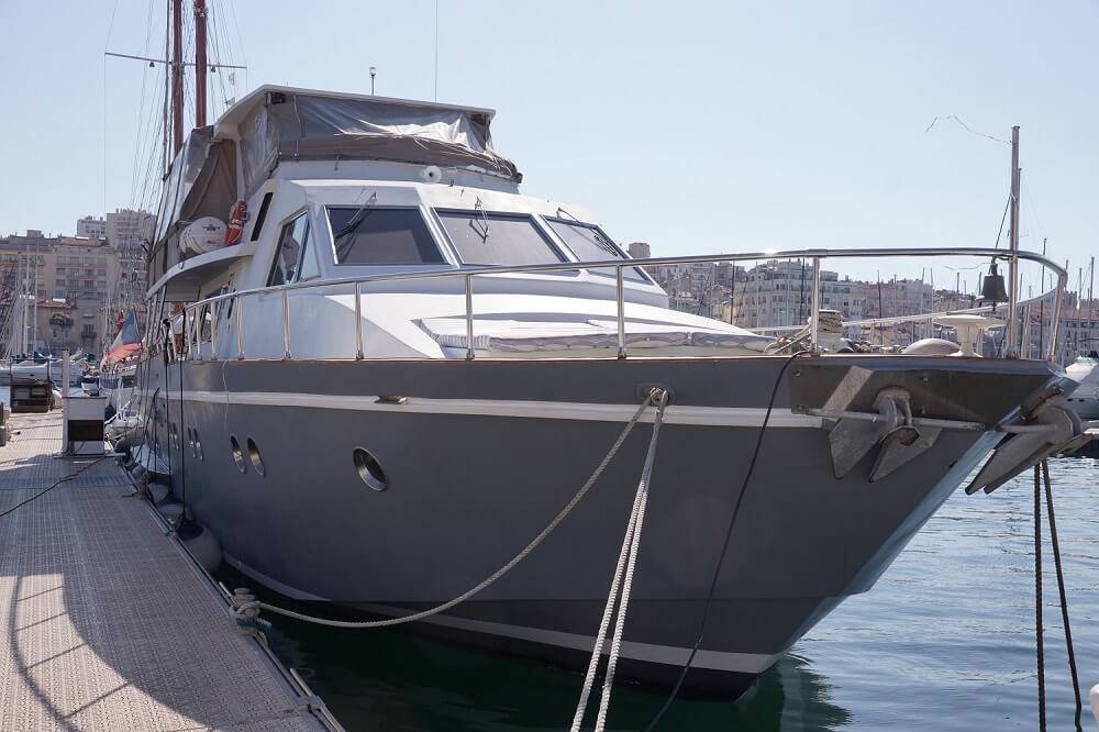 ! Location À Quai ! Yacht Cyos 22m à Marseille jusqu'à 50 personnes