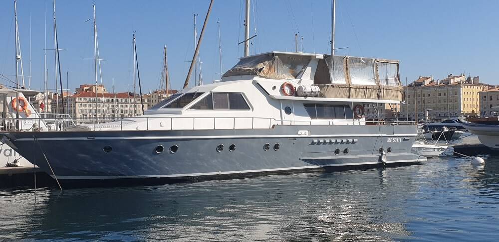 ! Location À Quai ! Yacht Cyos 22m à Marseille jusqu'à 50 personnes