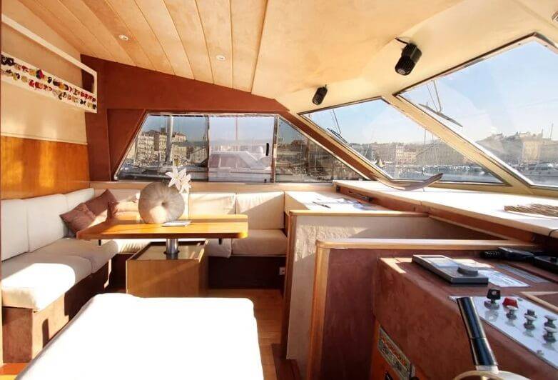 ! Location À Quai ! Yacht Cyos 22m à Marseille jusqu'à 50 personnes