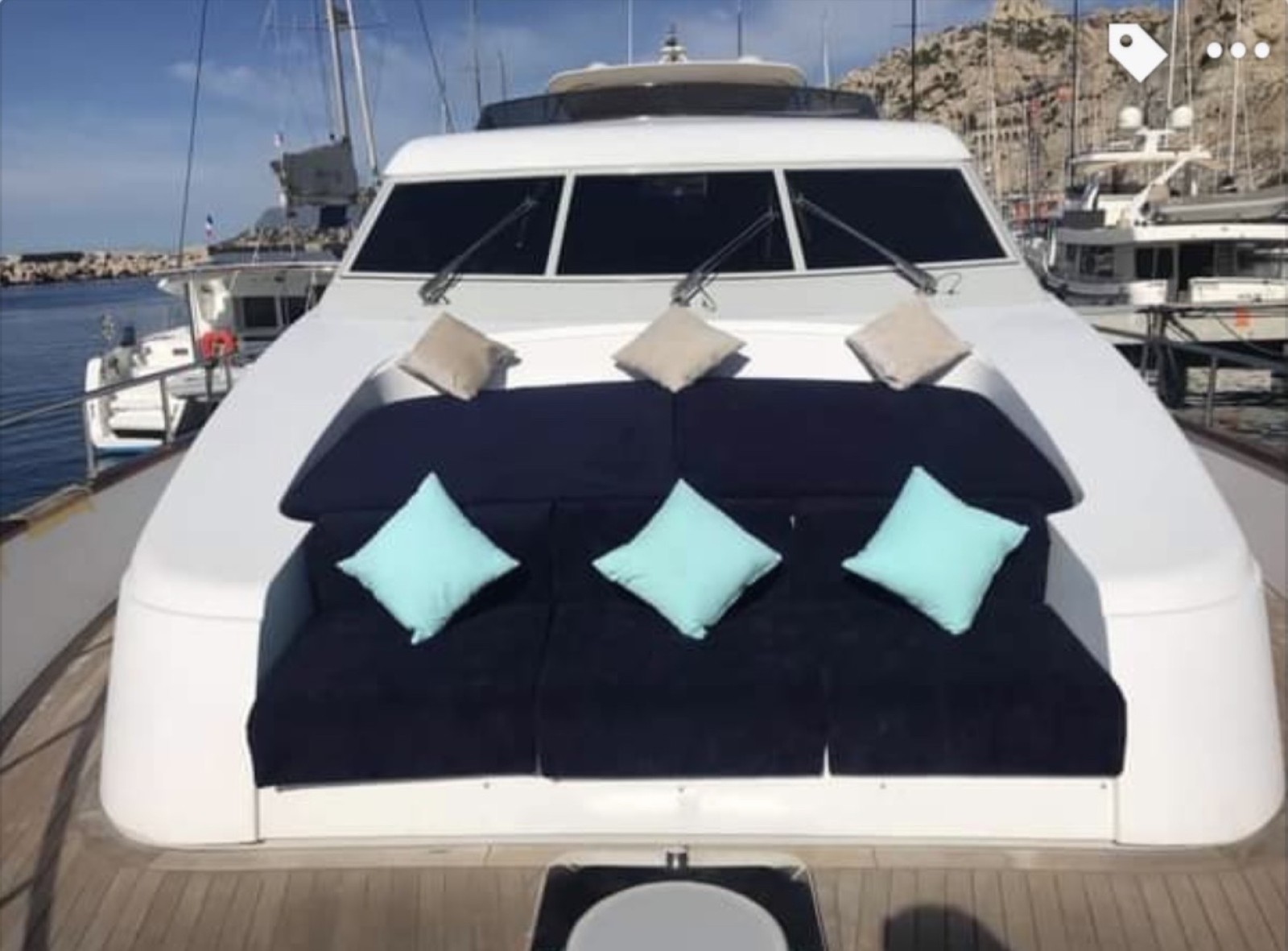 Pont arrière - Location d'un yacht pour 10-12 personnes à Marseille