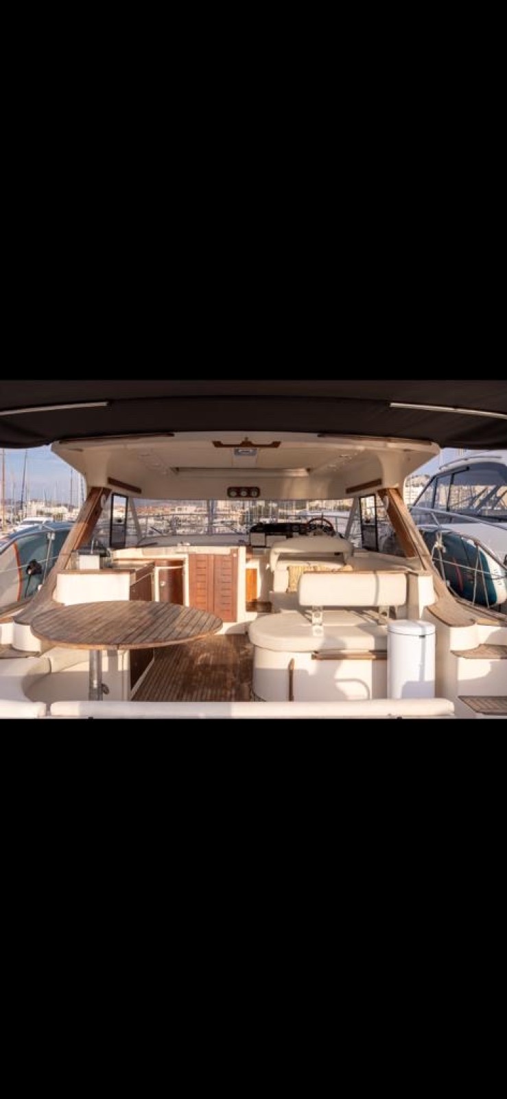 Où louer une Vedette à Marseille 11 mètres : Black Pearl – Arcoa Mystic 39