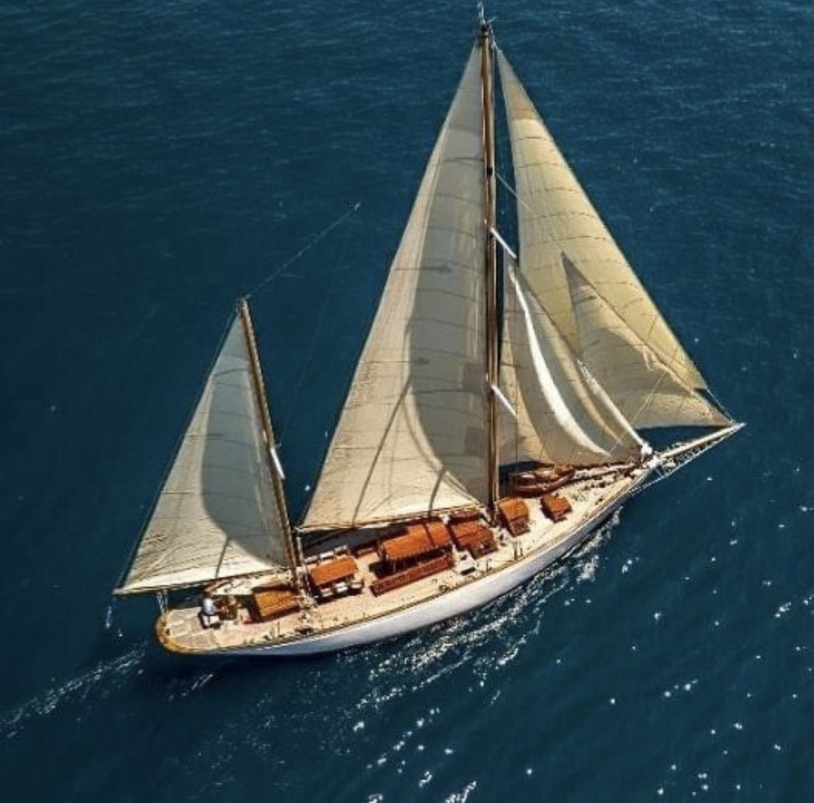 Location d'un magnifique Voilier Hygie de 24 mètres au départ de Marseille