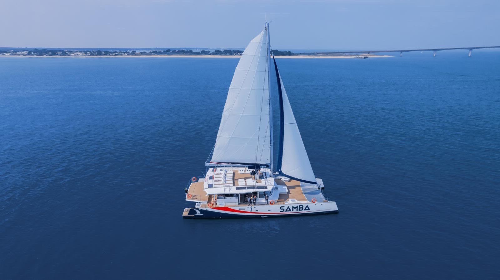 Louez un catamaran d’exception à Marseille : le maxi-catamaran SAMBA.  agrément parc réserve des calanques de Marseille cassis; très rare par rapport a sa capacité