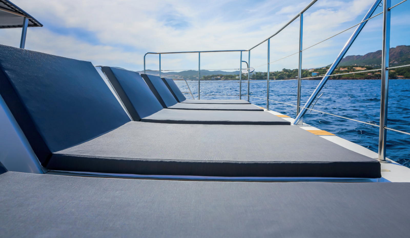 Location Maxi Catamaran Iladora pour 100 personnes (max 110) au départ de HYERES.