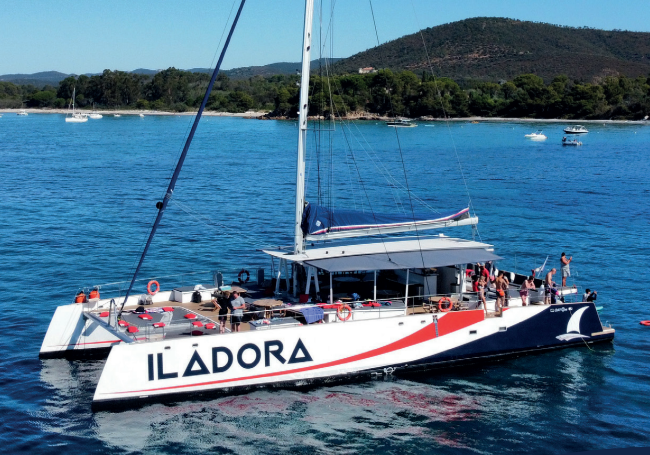 Location Maxi Catamaran Iladora pour 100 personnes (max 110) au départ de HYERES.