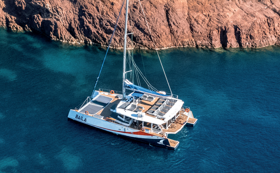Location maxi catamaran Baila pour 100 personnes (146 max) à saint Raphael