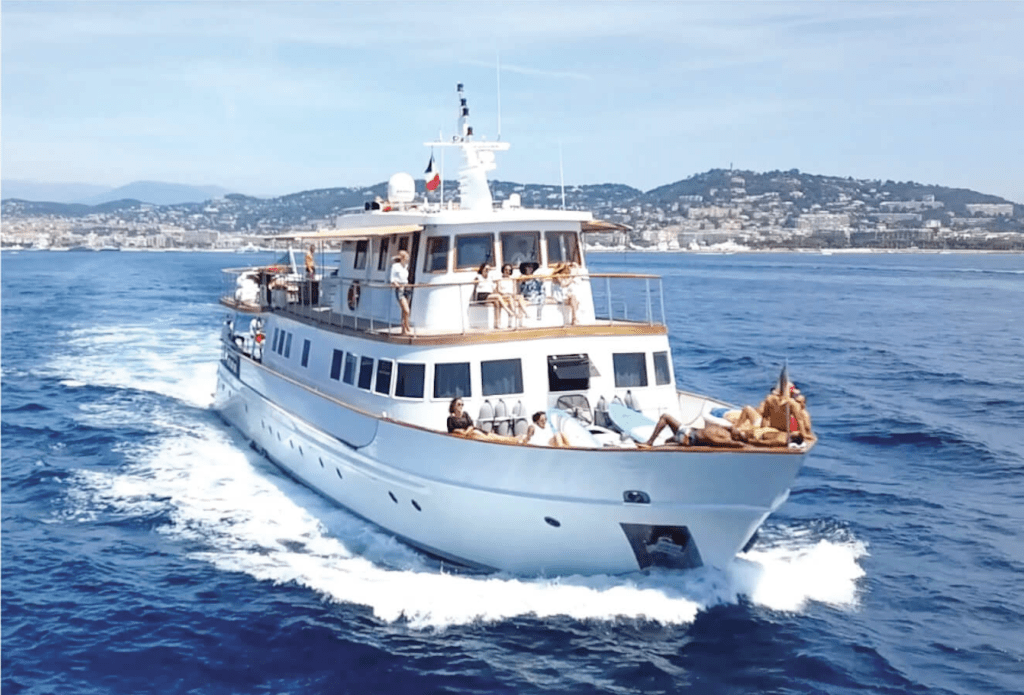 Location Yacht Clara One à Marseille