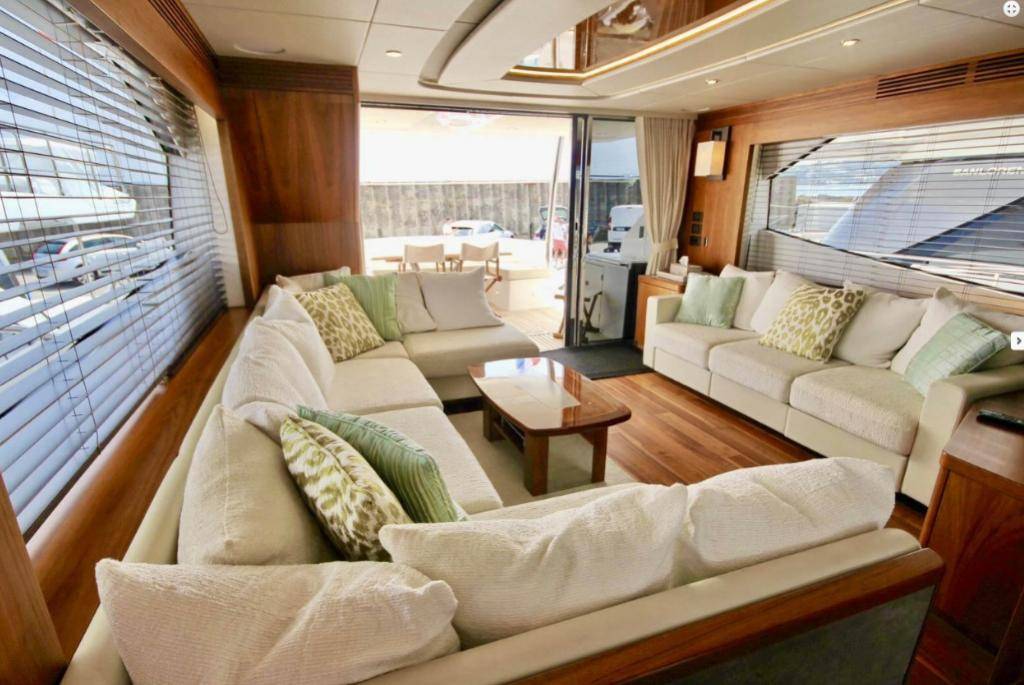 Location de yacht avec skipper pour 8 personnes - Yachting Boat 13 - Sunseeker 75' - salle à manger