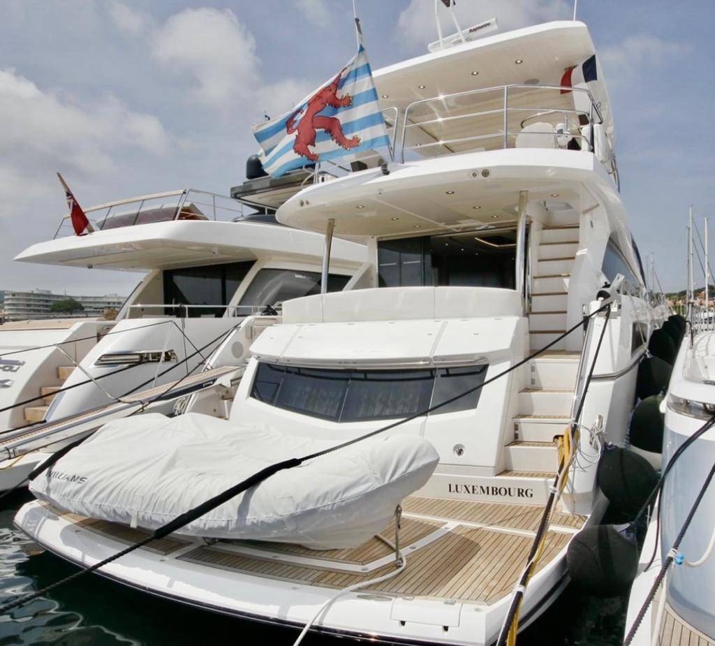 Location de yacht avec skipper pour 8 personnes - Yachting Boat 13 - Sunseeker 75' - Accès yacht