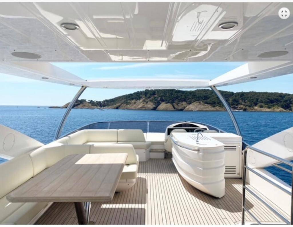 Location de yacht avec skipper pour 8 personnes - Yachting Boat 13 - Sunseeker 75' - salon de pont extérieur