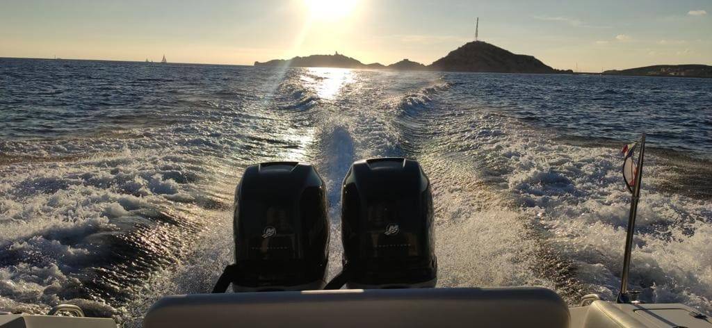 Location de Craft 360 Open : Al Dhaen à Marseille - Bateau agréé Parc National des Calanques