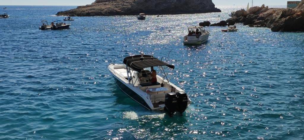 Location de Craft 360 Open : Al Dhaen à Marseille - Bateau agréé Parc National des Calanques