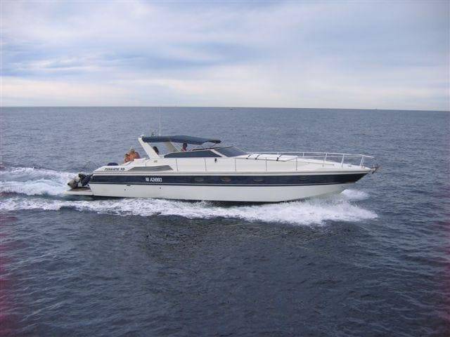 Louer un Yacht Pershing 45 pour 8 personnes à Marseille