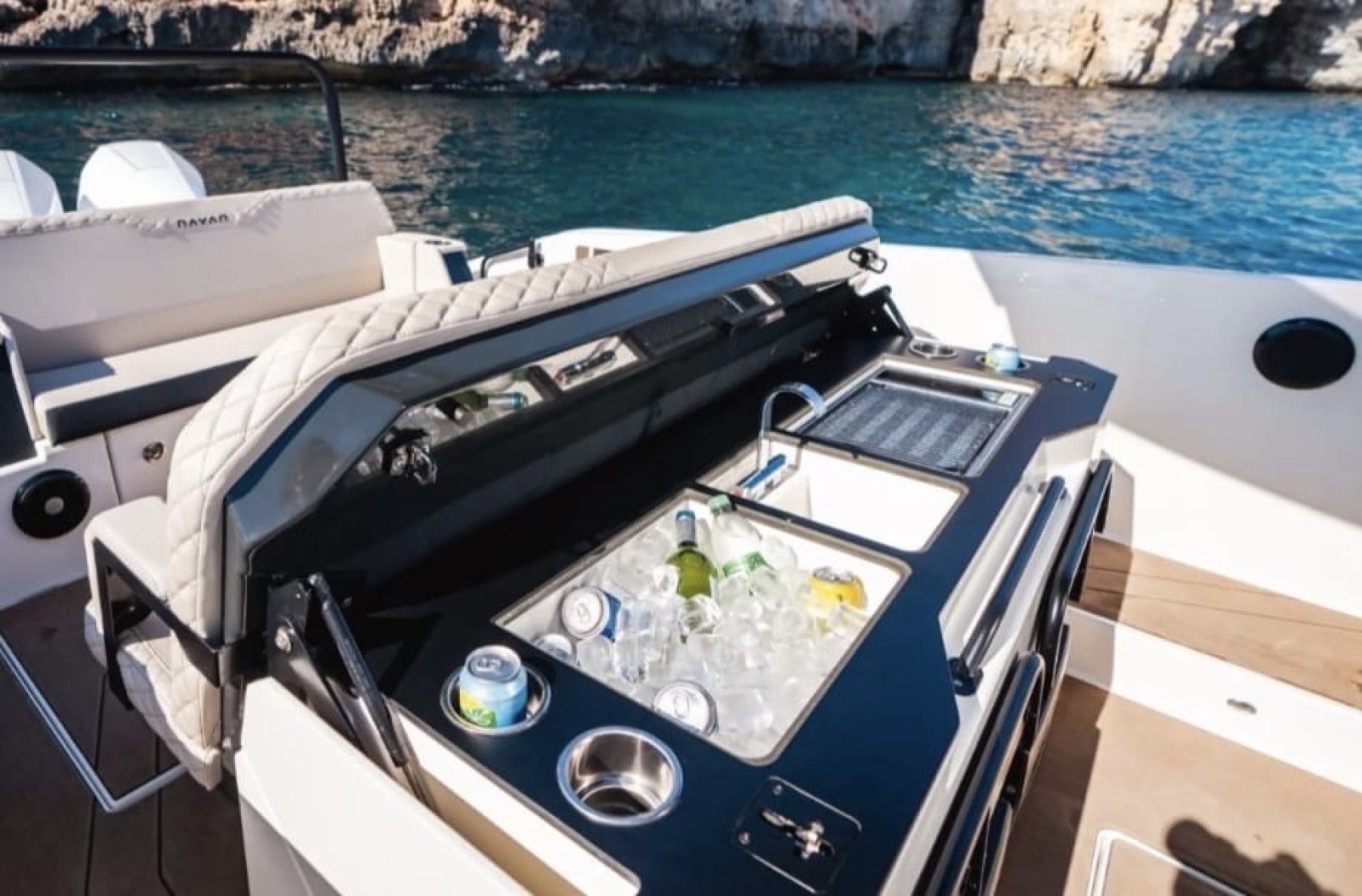 NAVAN S30 avec AGREMENT CALANQUES  10 personnes