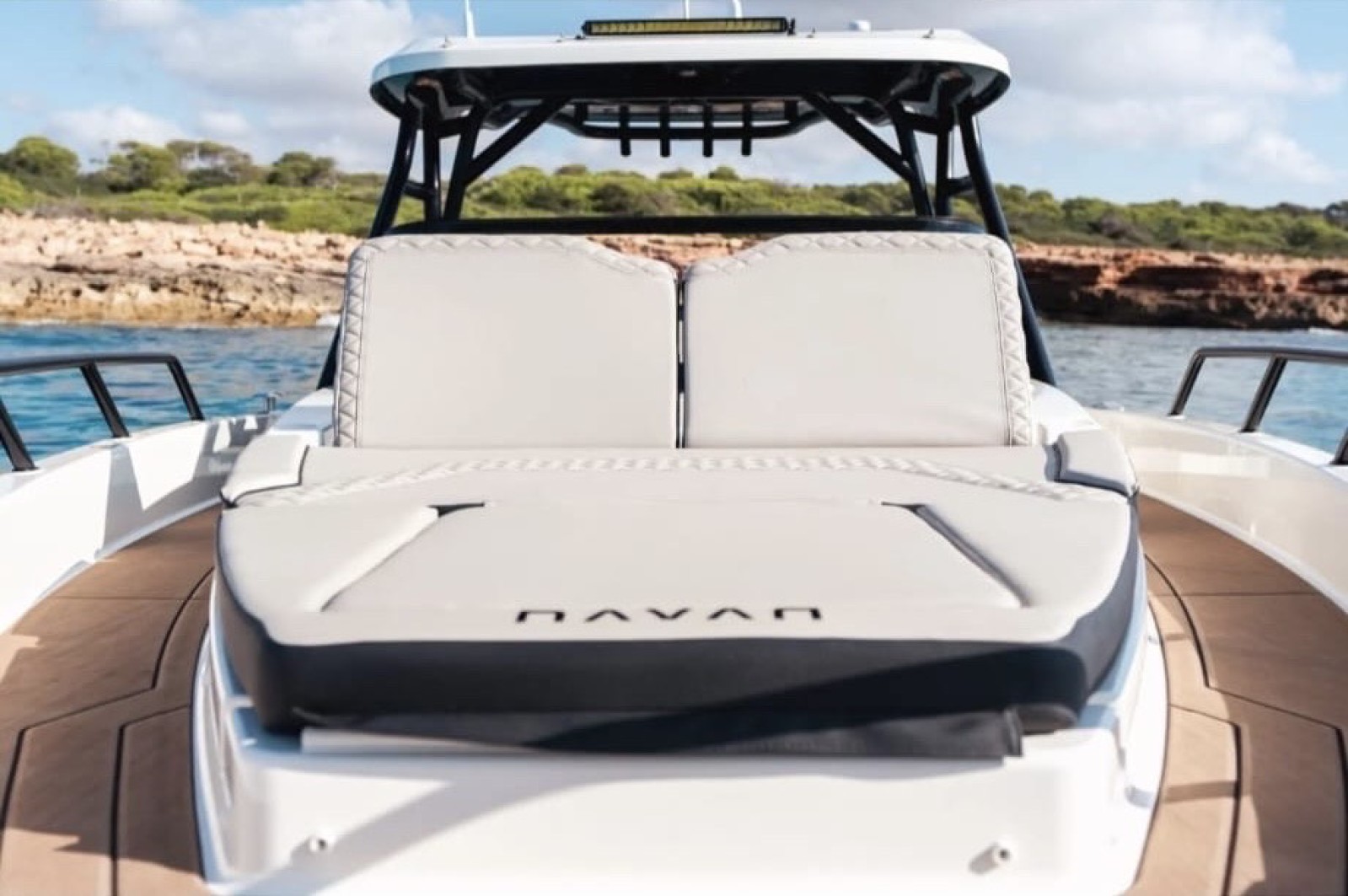 NAVAN S30 avec AGREMENT CALANQUES  10 personnes