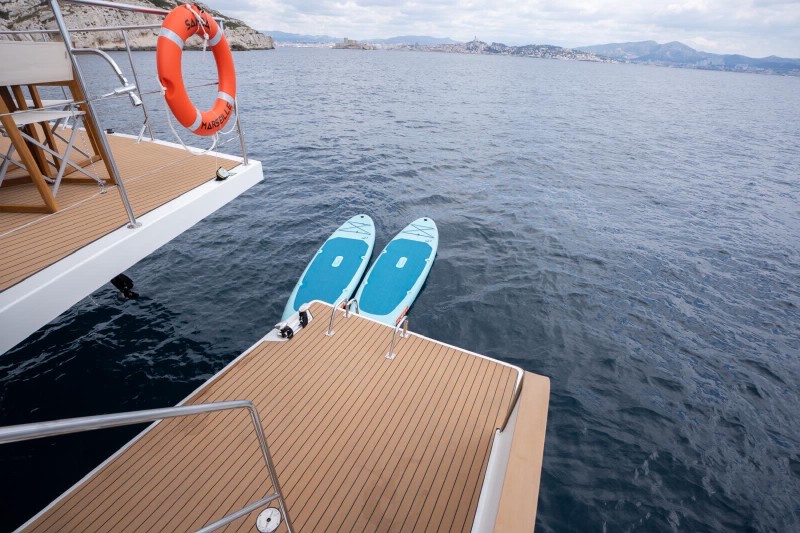 Louez un catamaran d’exception à Marseille : le maxi-catamaran SAMBA.  agrément parc réserve des calanques de Marseille cassis; très rare par rapport a sa capacité