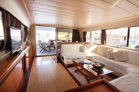 ! Location À Quai ! Yacht Cyos 22m à Marseille jusqu'à 50 personnes