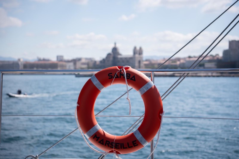 Louez un catamaran d’exception à Marseille : le maxi-catamaran SAMBA.  agrément parc réserve des calanques de Marseille cassis; très rare par rapport a sa capacité