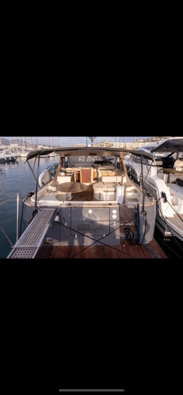 Où louer une Vedette à Marseille 11 mètres : Black Pearl – Arcoa Mystic 39