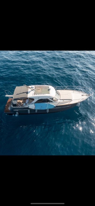 Où louer une Vedette à Marseille 11 mètres : Black Pearl – Arcoa Mystic 39