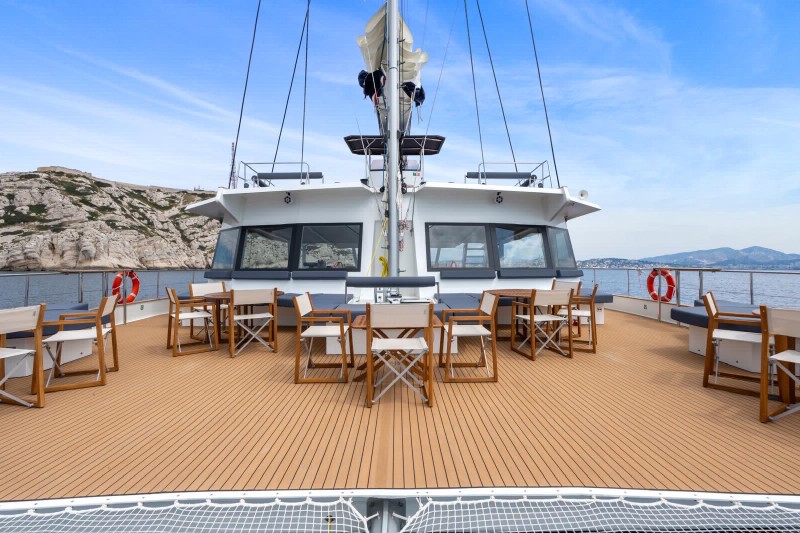 Louez un catamaran d’exception à Marseille : le maxi-catamaran SAMBA.  agrément parc réserve des calanques de Marseille cassis; très rare par rapport a sa capacité