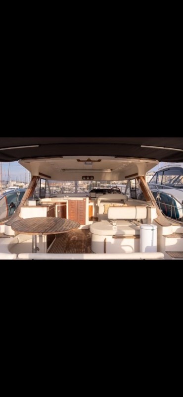 Où louer une Vedette à Marseille 11 mètres : Black Pearl – Arcoa Mystic 39