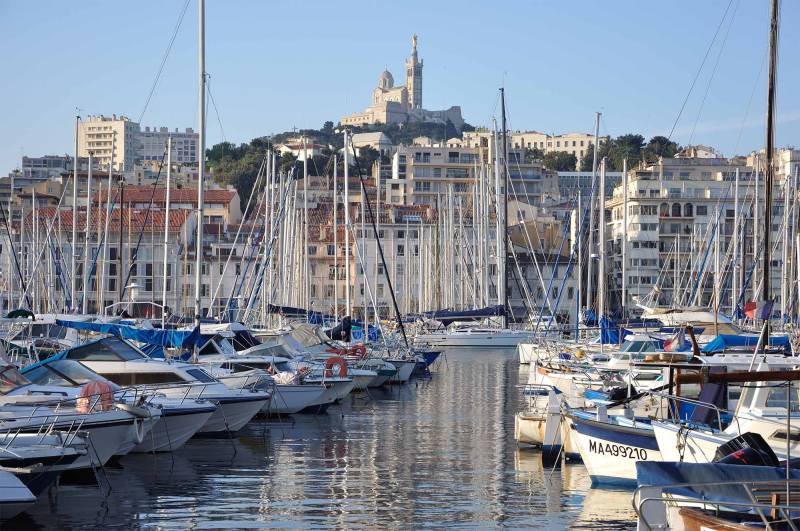 Location bateau Marseille Viaux port