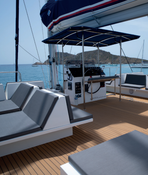 Location maxi Catamaran Felicita pour 100 personnes et plus (max 146) au départ de SAINT RAPHAEL