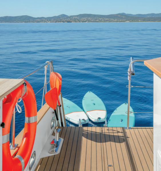 Location maxi Catamaran Mayba pour 200 ou 250 personnes à NICE.