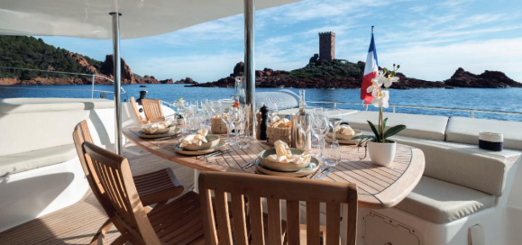 Location du catamaran Moby-Dick pour 20 personnes à HYERES