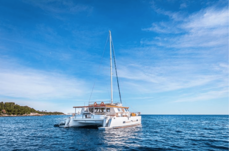 Location Maxi Catamaran Feng Shui à Marseille