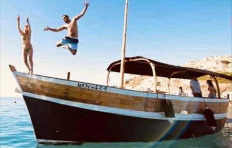 Location barque marseillaise Hugo pour anniversaire