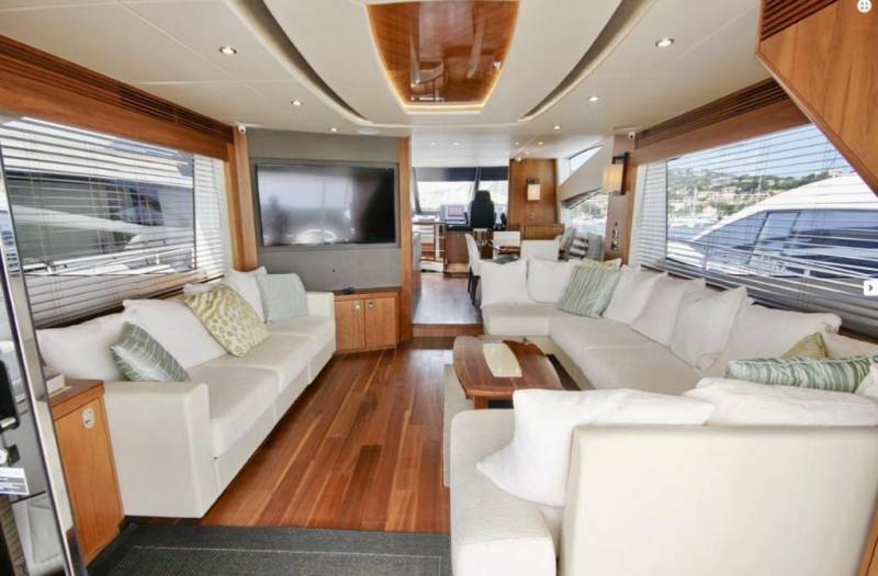 Location de yacht avec skipper pour 8 personnes - Yachting Boat 13 - Sunseeker 75' - salle à manger