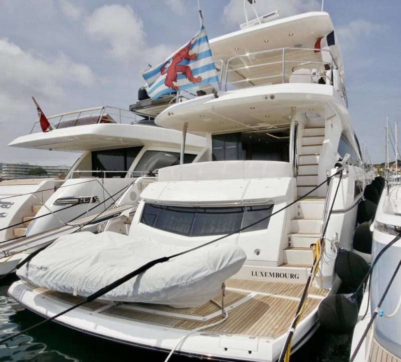 Location de yacht avec skipper pour 8 personnes - Yachting Boat 13 - Sunseeker 75' - Accès yacht