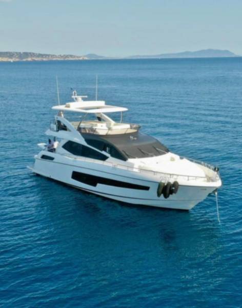 Location de yacht avec skipper pour 8 personnes - Yachting Boat 13 - Sunseeker 75' -départ Marseille