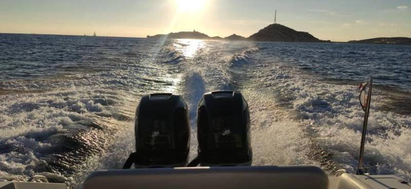 Location de Craft 360 Open : Al Dhaen à Marseille - Bateau agréé Parc National des Calanques