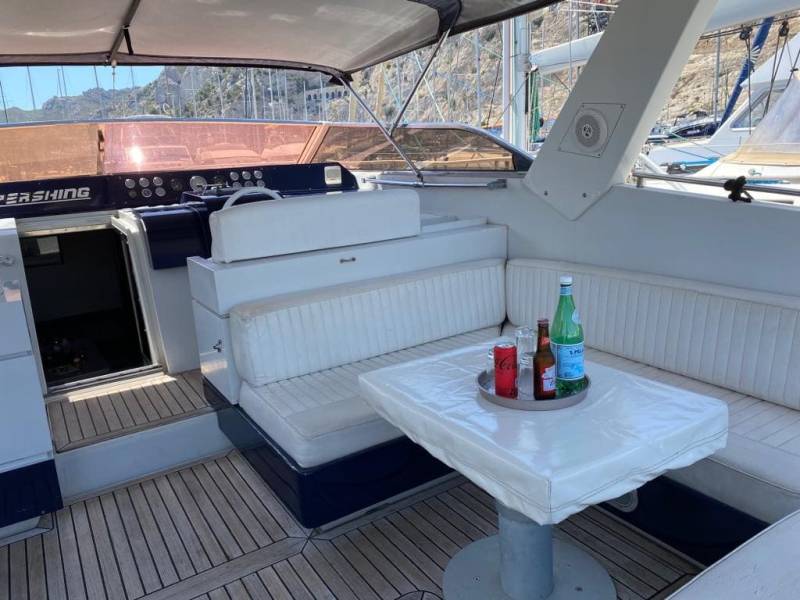 Louer un Yacht Pershing 45 pour 8 personnes à Marseille