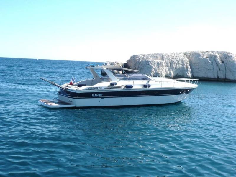 Louer un Yacht Pershing 45 pour 8 personnes à Marseille