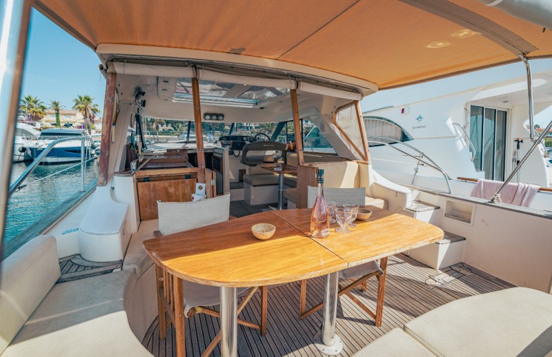 Location d'une vedette pour 8 à 12 personnes : Bateau Arcoa Mystic 39 - port de La Ciotat
